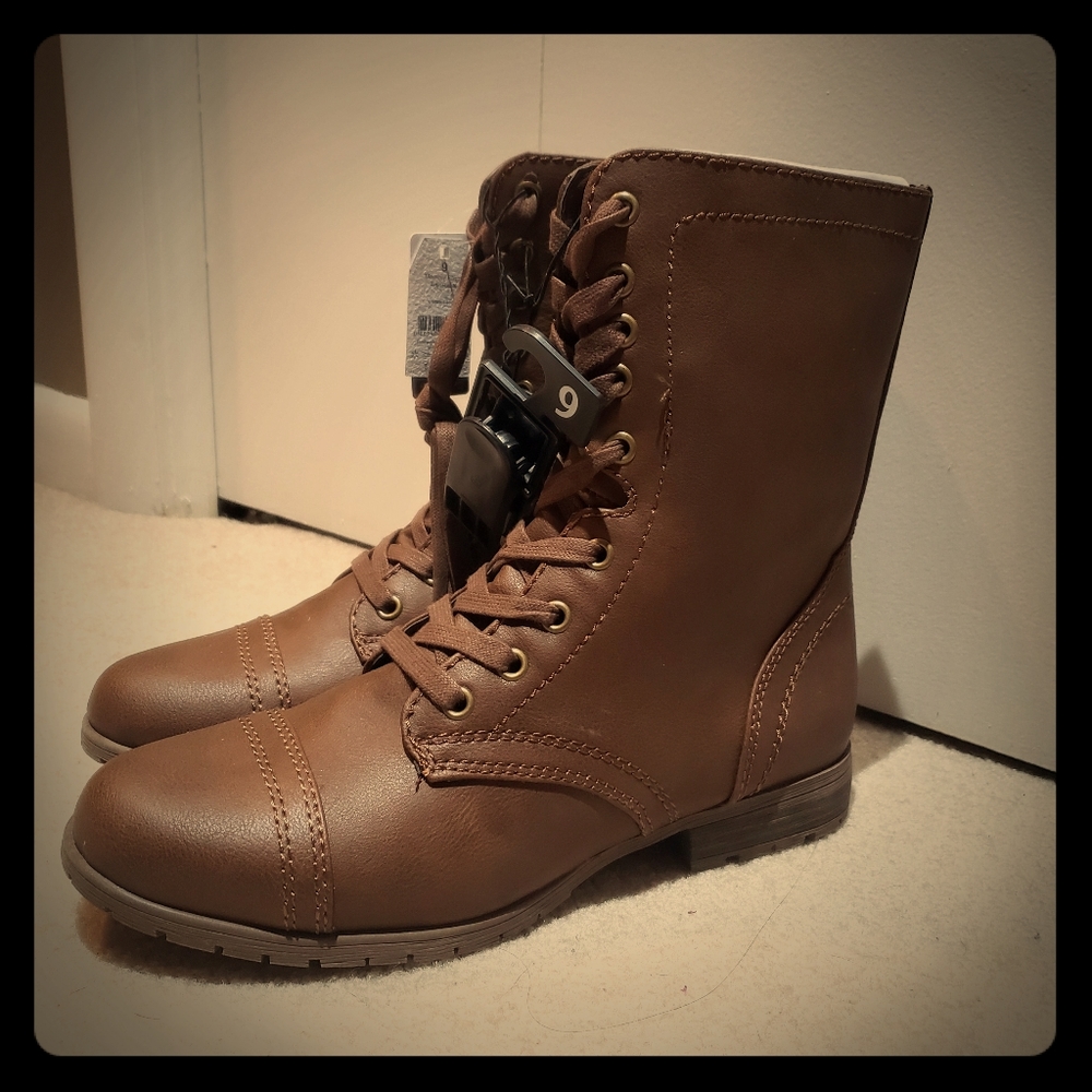 TIME AND TRU Womens boots